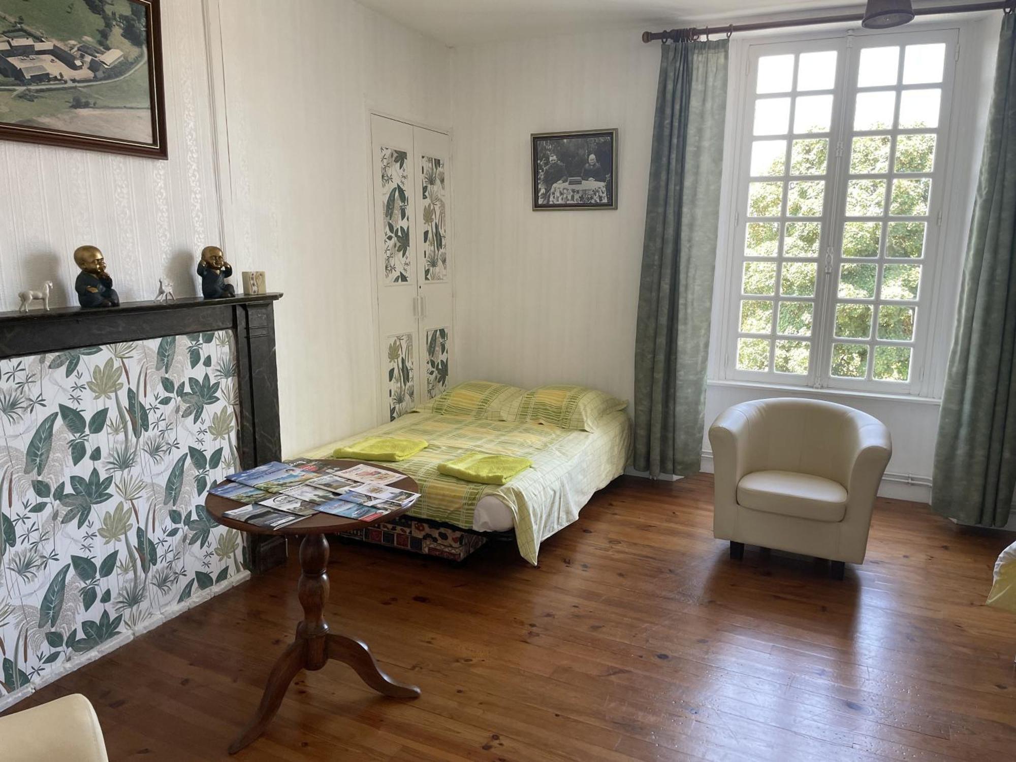 B&B Chambres D'Hotes Ferme Mahyas Saint-Jean-de-Savigny エクステリア 写真